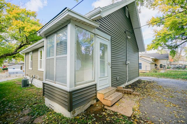 1553 N BROADWAY, Council Bluffs, IA 51503