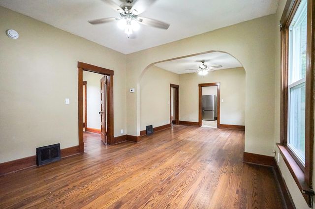 1553 N BROADWAY, Council Bluffs, IA 51503