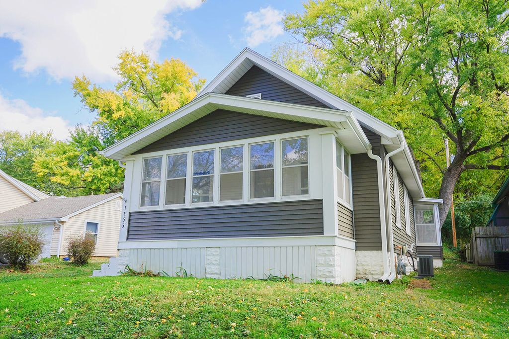 1553 N BROADWAY, Council Bluffs, IA 51503