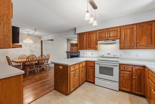 2924 Valley AVENUE, West Bend, WI 53095
