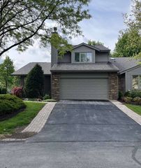 120 Commons Drive 120, Palos Park, IL 60464