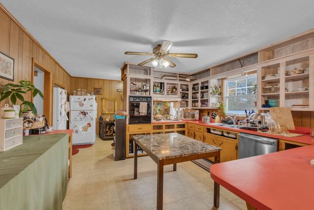 5881 Burgess Falls Rd, Sparta, TN 38583