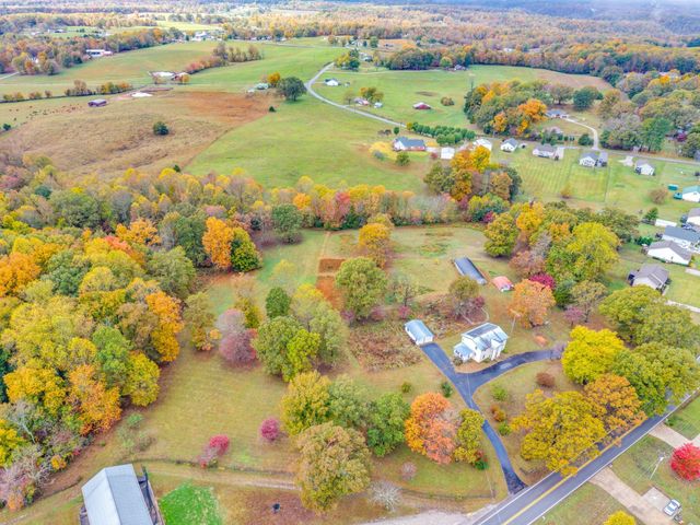 5881 Burgess Falls Rd, Sparta, TN 38583