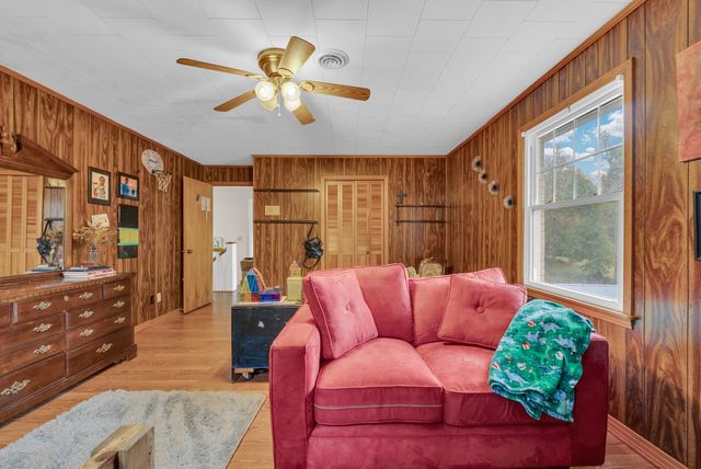 5881 Burgess Falls Rd, Sparta, TN 38583