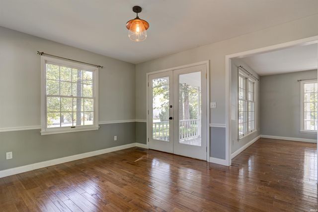 360 W Evergreen Plaza S, Santa Claus, IN 47579