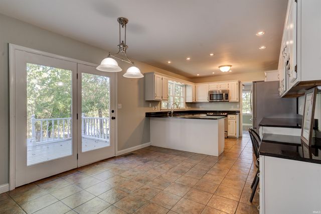 360 W Evergreen Plaza S, Santa Claus, IN 47579