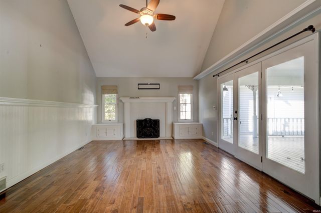 360 W Evergreen Plaza S, Santa Claus, IN 47579