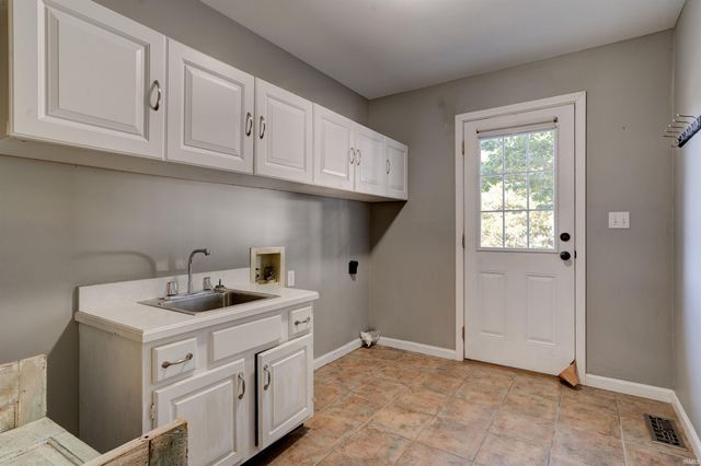 360 W Evergreen Plaza S, Santa Claus, IN 47579