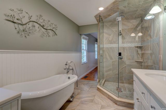 360 W Evergreen Plaza S, Santa Claus, IN 47579