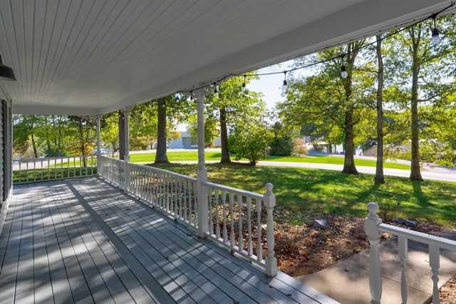 360 W Evergreen Plaza S, Santa Claus, IN 47579