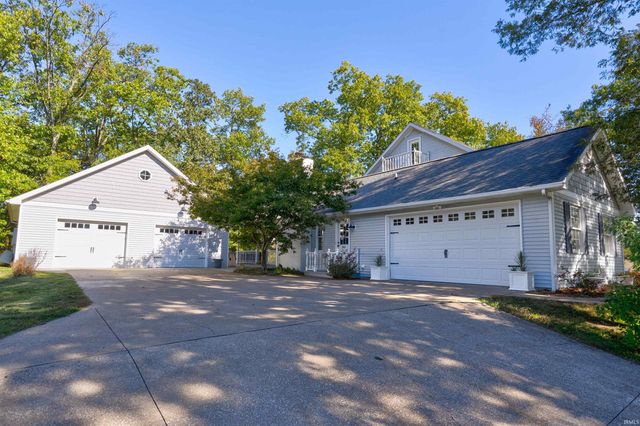 360 W Evergreen Plaza S, Santa Claus, IN 47579