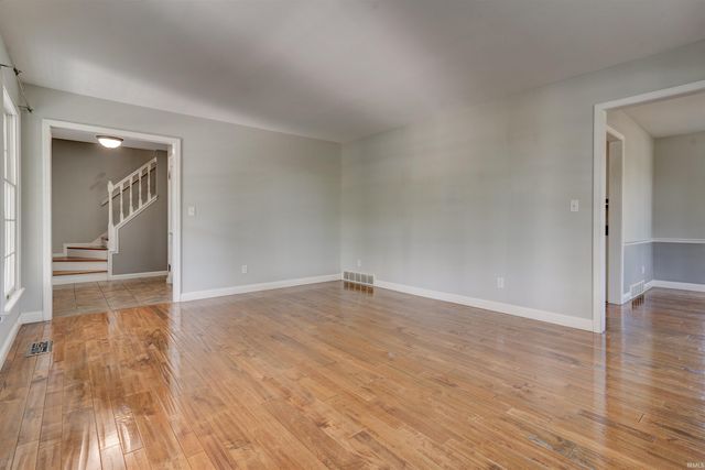 360 W Evergreen Plaza S, Santa Claus, IN 47579