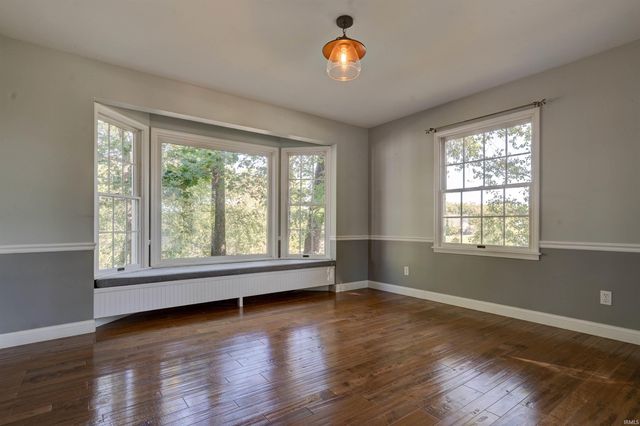 360 W Evergreen Plaza S, Santa Claus, IN 47579