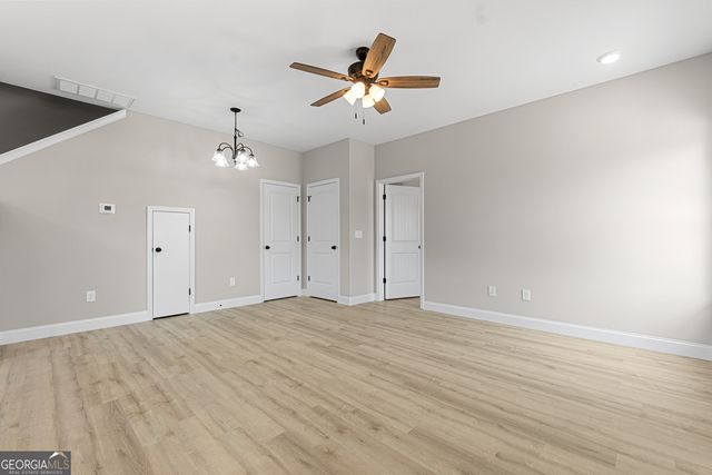 236 Beau Claire Circle, Byron, GA 31008