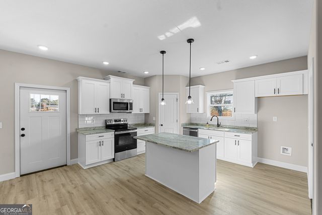 236 Beau Claire Circle, Byron, GA 31008