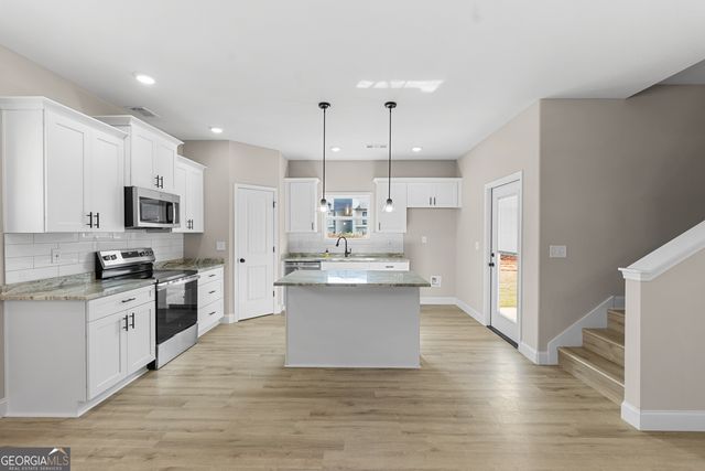 236 Beau Claire Circle, Byron, GA 31008