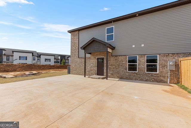 236 Beau Claire Circle, Byron, GA 31008