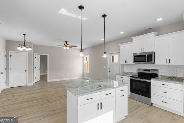 236 Beau Claire Circle, Byron, GA 31008