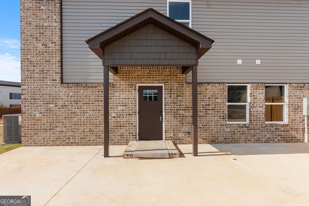 236 Beau Claire Circle, Byron, GA 31008