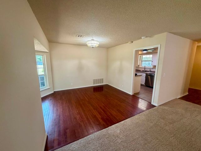 1527 E 76th Street, Tulsa, OK 74136