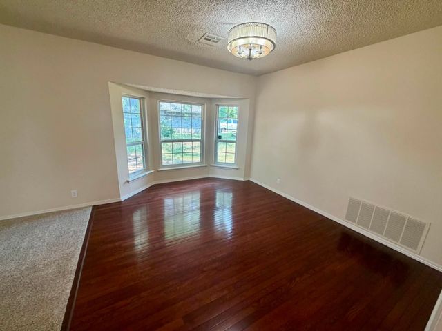 1527 E 76th Street, Tulsa, OK 74136