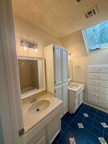 1527 E 76th Street, Tulsa, OK 74136