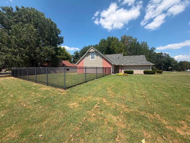 1527 E 76th Street, Tulsa, OK 74136