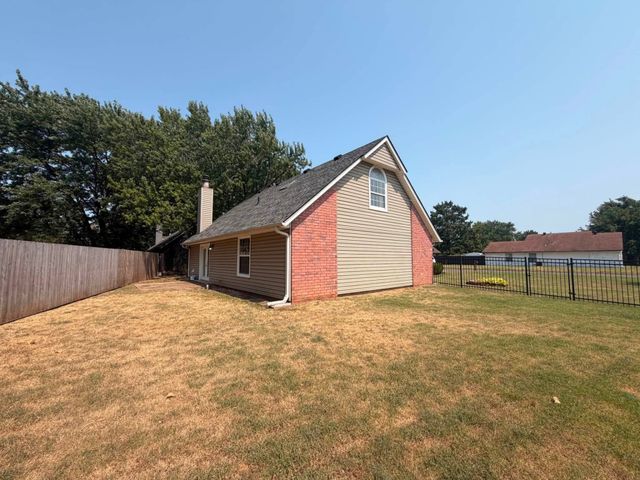 1527 E 76th Street, Tulsa, OK 74136