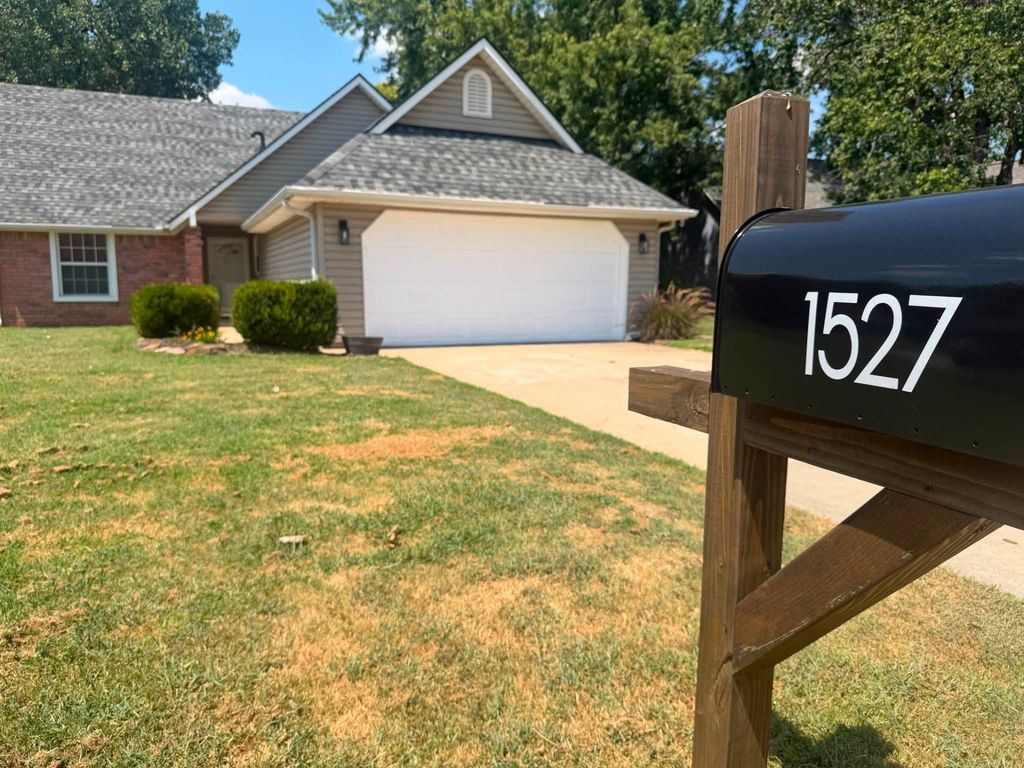 1527 E 76th Street, Tulsa, OK 74136