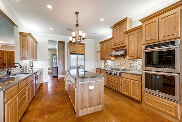 643 County Road 2255, Telephone, TX 75488