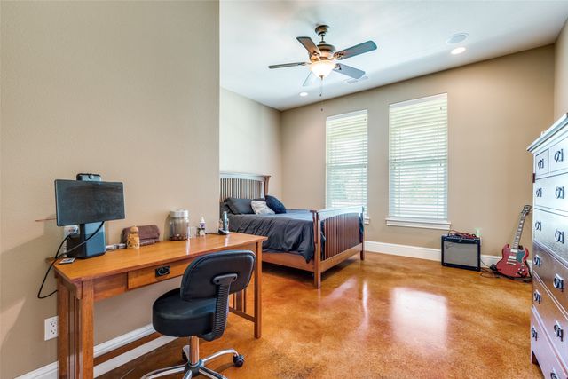 643 County Road 2255, Telephone, TX 75488