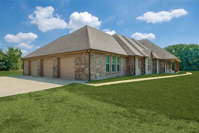 643 County Road 2255, Telephone, TX 75488