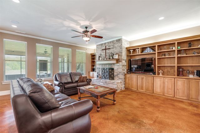 643 County Road 2255, Telephone, TX 75488