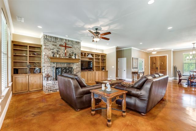 643 County Road 2255, Telephone, TX 75488