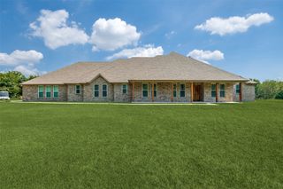 643 County Road 2255, Telephone, TX 75488