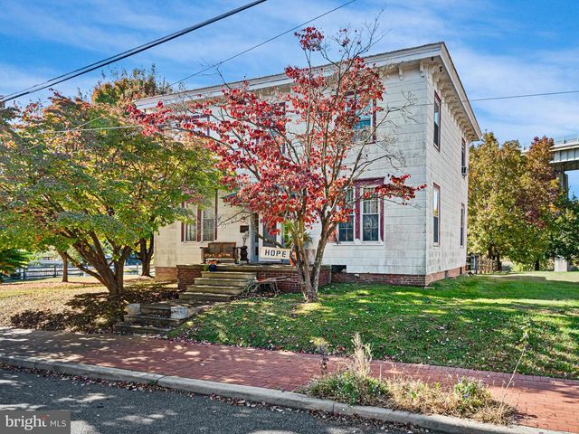 120 N MAIN ST, Saint Georges, DE 19733