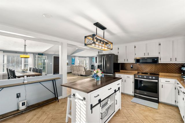 11 Liberty Street, Salem, NH 03079