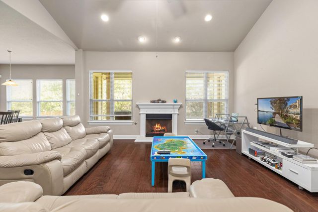 22409 Rock Wren RD, Spicewood, TX 78669