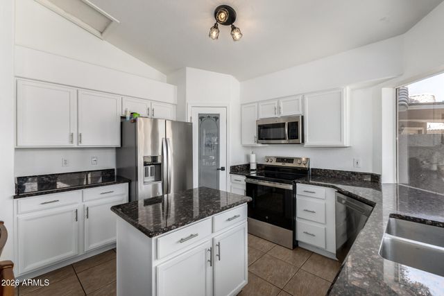 421 S ROBINS Way, Chandler, AZ 85225