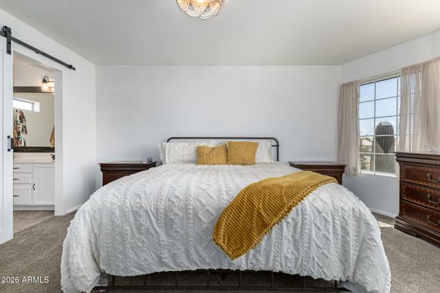 421 S ROBINS Way, Chandler, AZ 85225