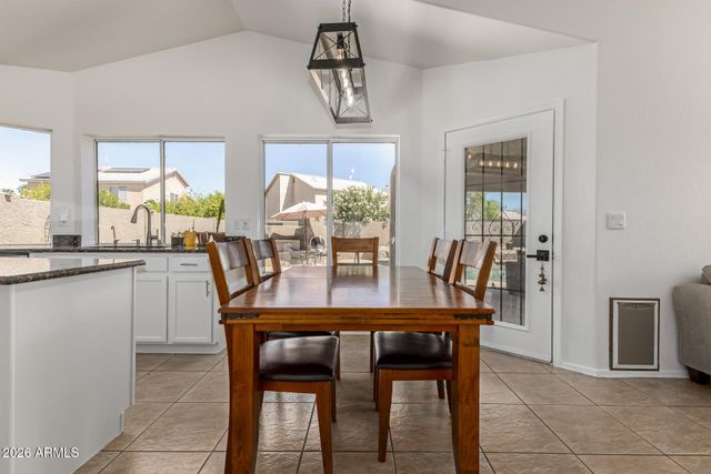 421 S ROBINS Way, Chandler, AZ 85225