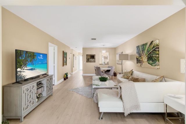 6787 Moonlit Drive, Delray Beach, FL 33446