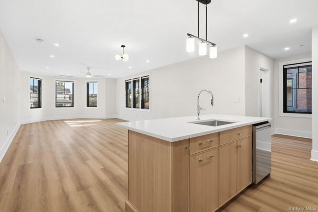 34 Clinton Avenue 3, Dobbs Ferry, NY 10522