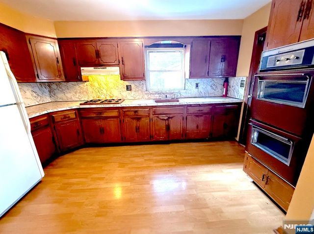 162 Sheridan Avenue, Clifton, NJ 07011