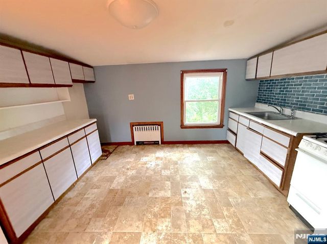 162 Sheridan Avenue, Clifton, NJ 07011