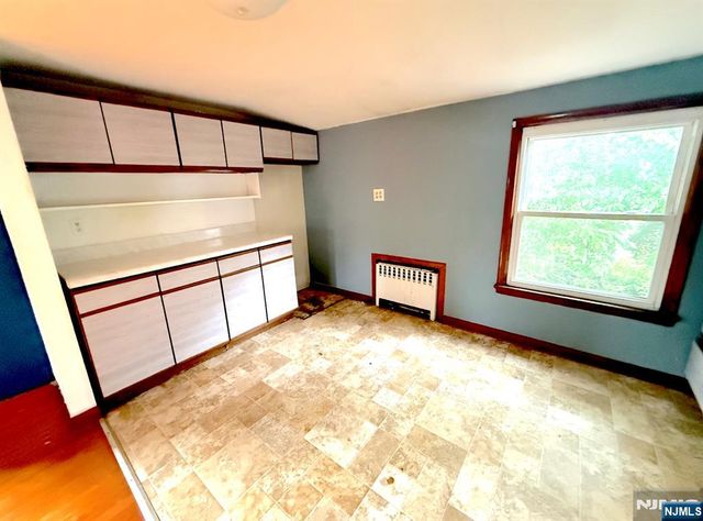 162 Sheridan Avenue, Clifton, NJ 07011