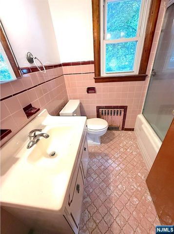 162 Sheridan Avenue, Clifton, NJ 07011