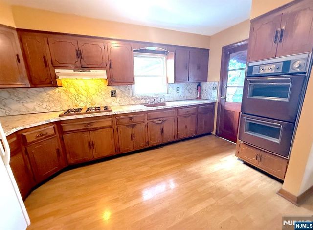 162 Sheridan Avenue, Clifton, NJ 07011