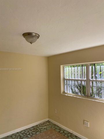 1319 NW 60th St 5, Miami, FL 33142