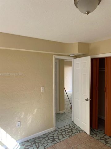 1319 NW 60th St 5, Miami, FL 33142